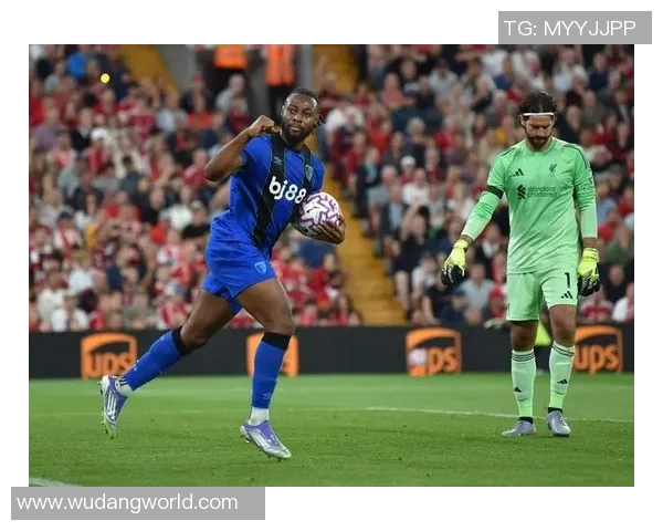 踢足球时必知的几位传奇球星名字和他们的精彩瞬间